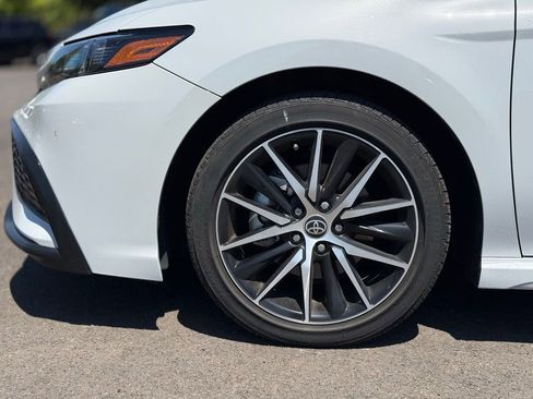 Used 2024 Toyota Camry SE FWD image 9