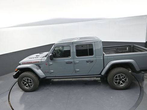 Used 2025 Jeep Gladiator Rubicon AWD/4WD image 15