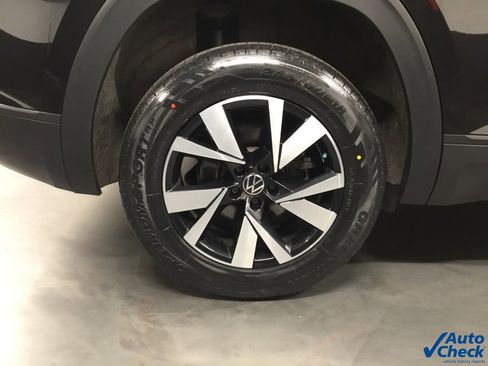 Used 2021 Volkswagen Atlas Cross Sport SE image 21