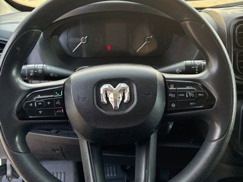 Used 2024 RAM ProMaster 2500 w/ Convenience Group image 11