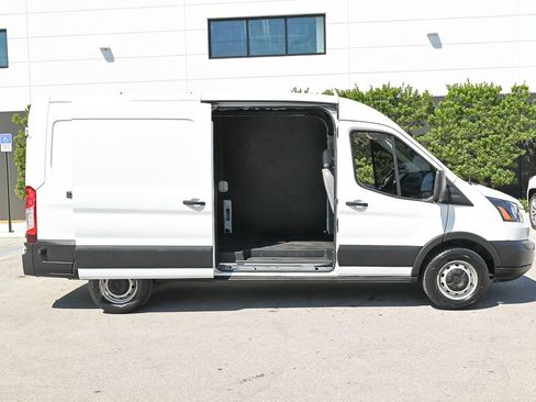 Used 2019 Ford Transit 250 148 Medium Roof image 7