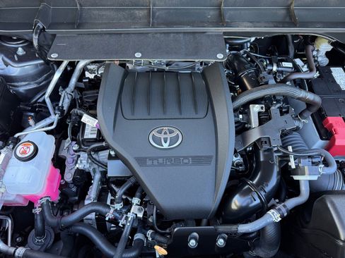 Used 2024 Toyota Highlander LE image 22