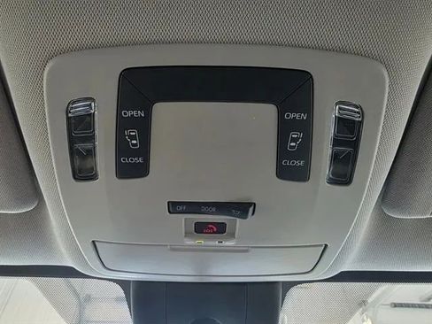 Used 2021 Toyota Sienna LE image 38