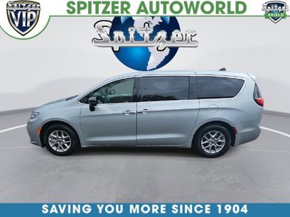Used 2024 Chrysler Pacifica Touring-L