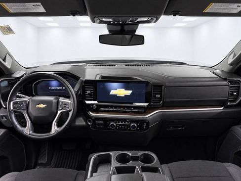 Used 2025 Chevrolet Silverado 1500 LT AWD/4WD image 21