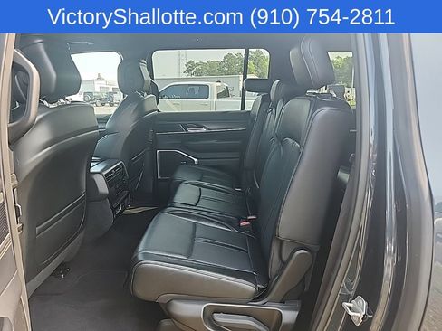 Certified 2024 Jeep Wagoneer L Series II w/ Flexible Seating Group AWD/4WD image 25