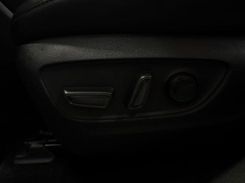 Used 2025 Toyota Highlander XSE AWD/4WD image 11