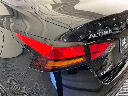 Certified 2025 Nissan Altima 2.5 SV w/ SV Premium Package FWD image 42
