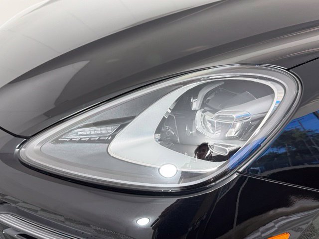 Used 2023 Porsche Cayenne AWD/4WD image 12