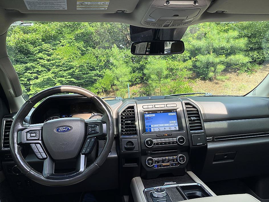Used 2018 Ford Expedition Limited AWD/4WD image 18