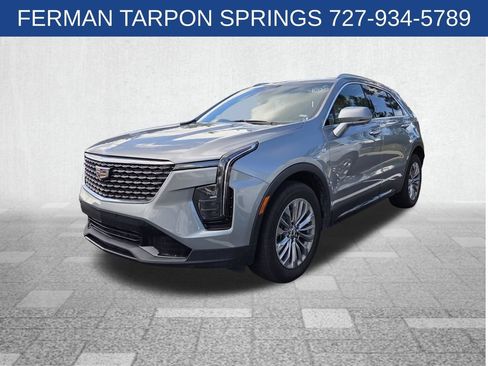 Used 2025 Cadillac XT4 Premium Luxury FWD image 4
