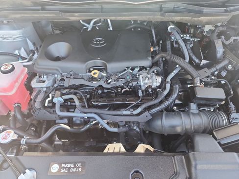 Used 2024 Toyota Sienna XLE image 21