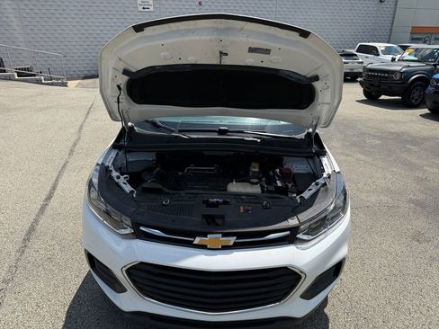 Used 2020 Chevrolet Trax LS w/ Tint and Cruise Package AWD/4WD image 26