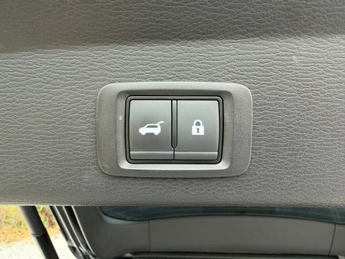 Used 2025 Mitsubishi Outlander SE FWD image 31