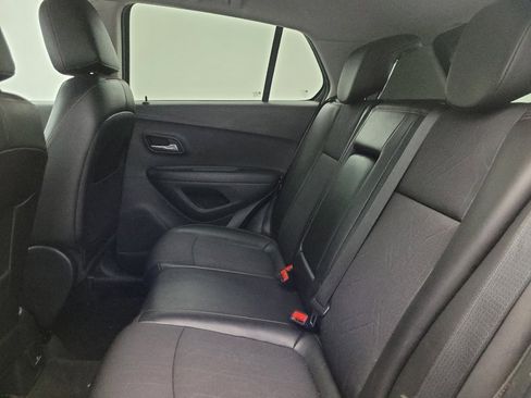 Used 2020 Chevrolet Trax LT w/ Redline Edition AWD/4WD image 18