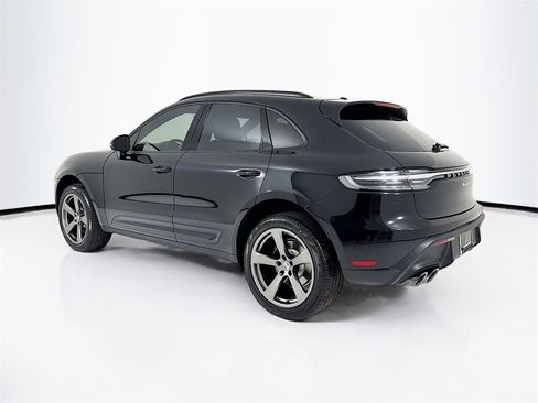 New 2026 Porsche Macan image 3