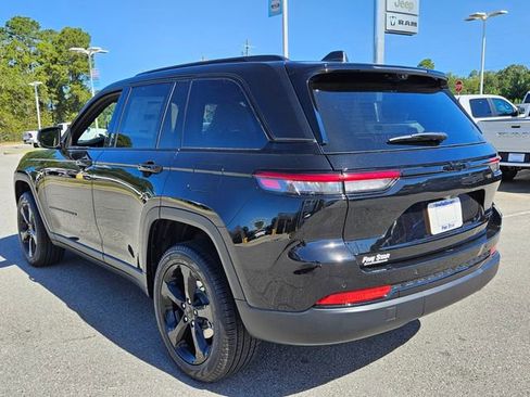 New 2025 Jeep Grand Cherokee Limited w/ Luxury Tech Group II RWD image 12