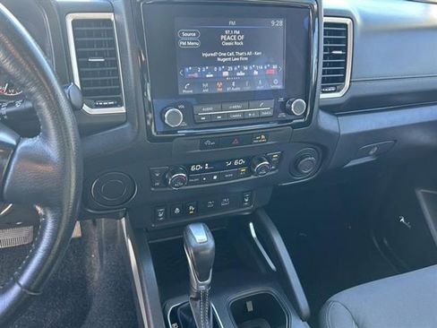 Used 2023 Nissan Frontier SV w/ SV Convenience Package image 13