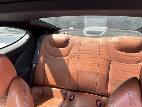 Used 2013 Hyundai Genesis 3.8 RWD image 10