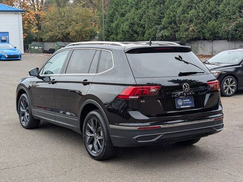 Certified 2024 Volkswagen Tiguan SE image 3