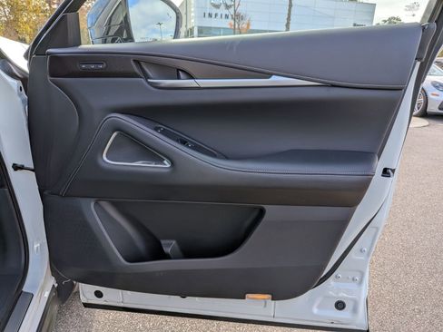 Used 2022 INFINITI QX60 Sensory w/ Cargo Package image 37