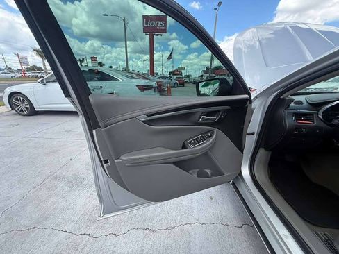 Used 2018 Chevrolet Impala LT FWD image 16
