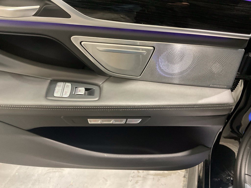 Used 2017 BMW ALPINA B7 xDrive AWD/4WD image 12