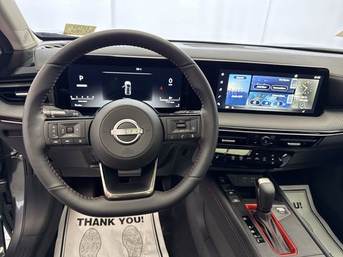 New 2025 Nissan Kicks SR w/ SR Premium Package image 9