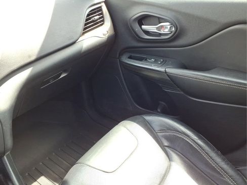 Used 2016 Jeep Cherokee Limited w/ Luxury Group AWD/4WD image 23