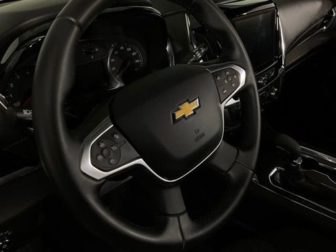 Used 2023 Chevrolet Traverse LT FWD image 22