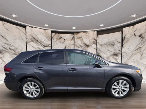 Used 2013 Toyota Venza LE FWD image 4