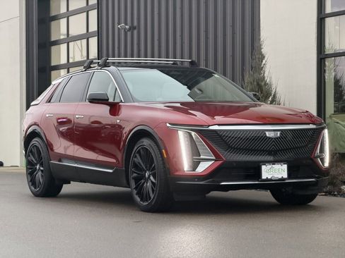 Used 2025 Cadillac Lyriq Luxury image 4