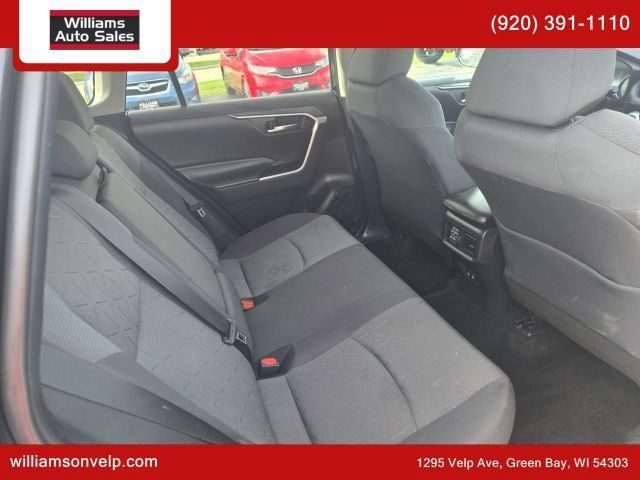 Used 2020 Toyota RAV4 XLE w/ XLE Grade Weather Package AWD/4WD image 18