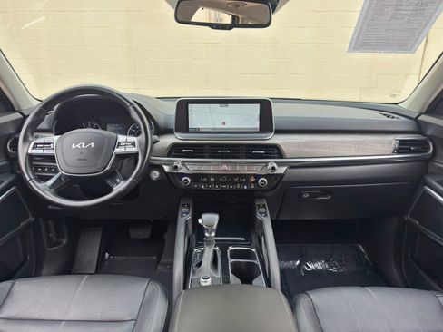 Used 2022 Kia Telluride EX w/ EX Premium Package FWD image 12