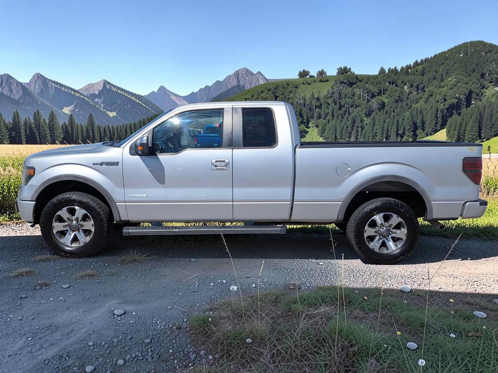 Used 2014 Ford F150 FX4 w/ Equipment Group 402A Luxury AWD/4WD image 3