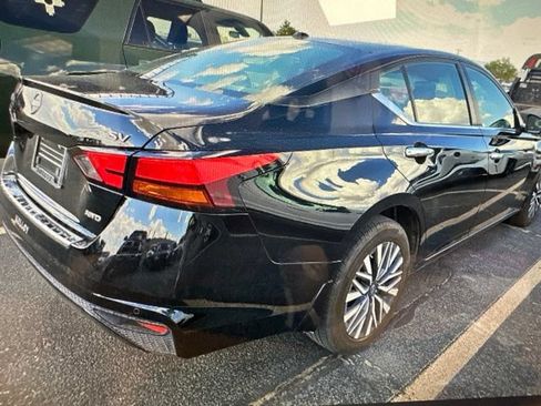 Used 2023 Nissan Altima 2.5 SV AWD/4WD image 5