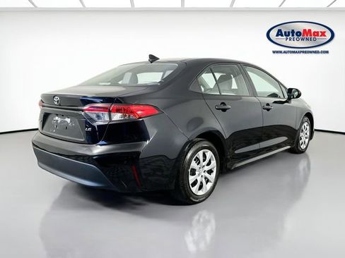 Used 2024 Toyota Corolla LE FWD image 2