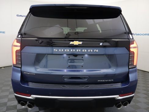 New 2025 Chevrolet Suburban Premier image 7