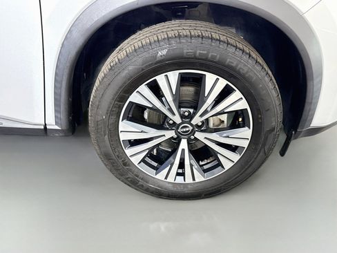 Used 2022 Nissan Rogue SV AWD/4WD image 32