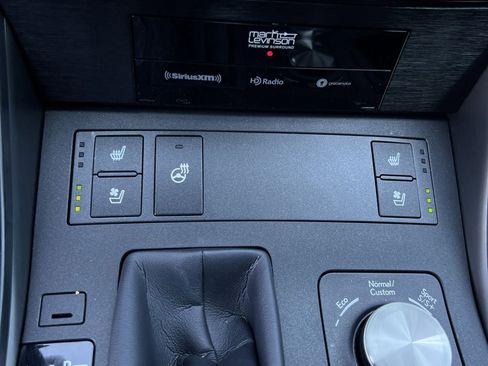 Used 2022 Lexus IS 350 F Sport w/ Dynamic Handling Package RWD image 20