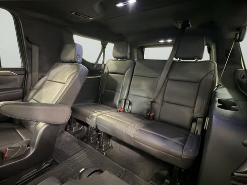Used 2023 Chevrolet Suburban High Country w/ Premium Package RWD image 21