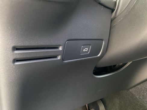 Used 2023 Volvo XC40 B5 Core w/ Climate Package AWD/4WD image 17
