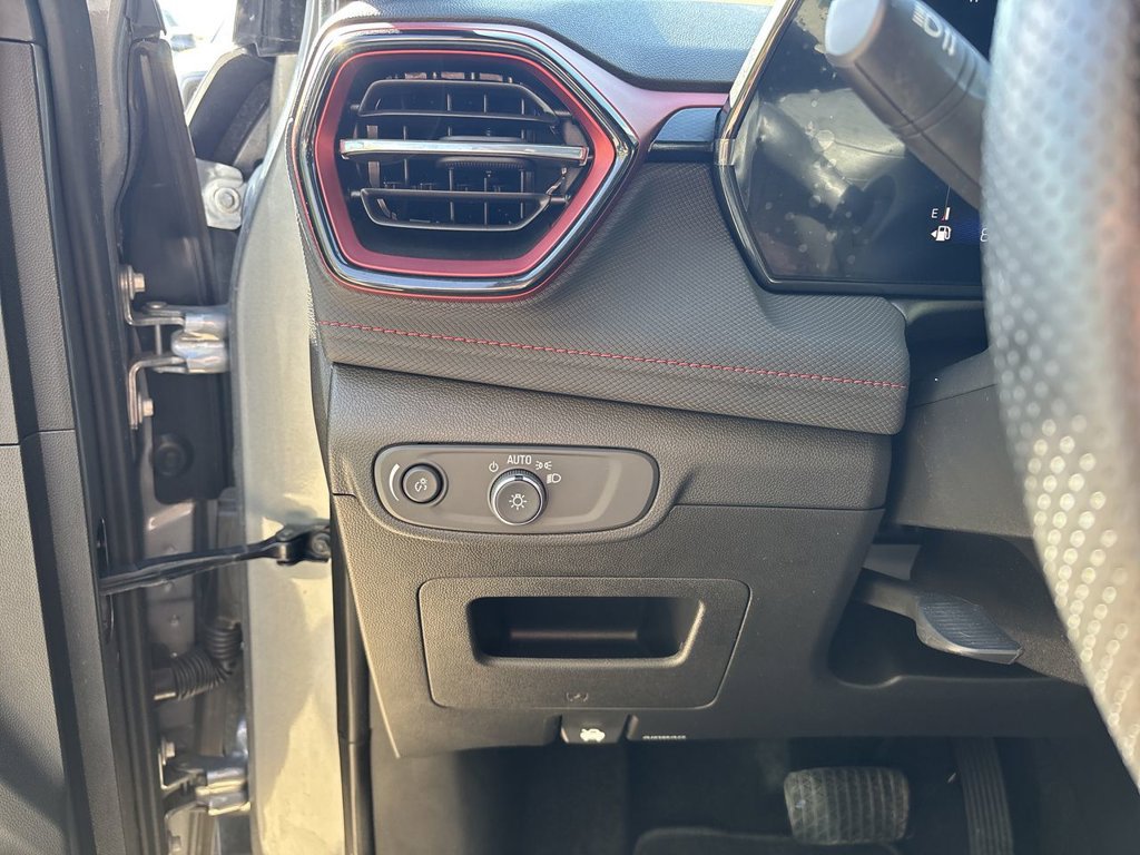 Used 2024 Chevrolet TrailBlazer RS w/ Driver Confidence Package AWD/4WD image 21