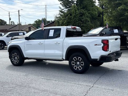 Used 2024 Chevrolet Colorado Z71 w/ Z71 Convenience Package 2 AWD/4WD image 8
