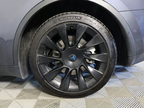 Used 2021 Tesla Model Y Long Range image 16