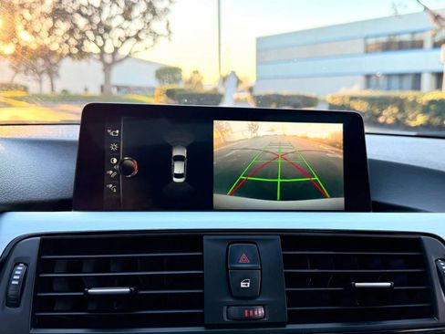 Used 2017 BMW 320i Sedan image 16