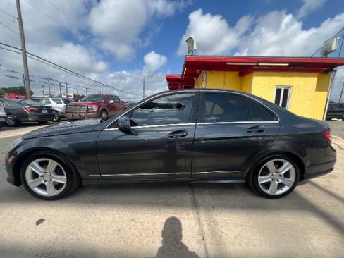 Used 2010 Mercedes-Benz C 300 Sedan image 8