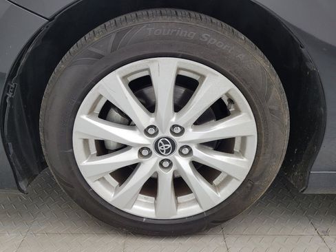 Used 2020 Toyota Camry LE image 31