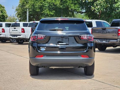 Certified 2025 Jeep Compass Sport w/ Mopar Graphics Package AWD/4WD image 6