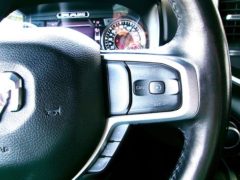 Used 2021 RAM 1500 Big Horn AWD/4WD image 12